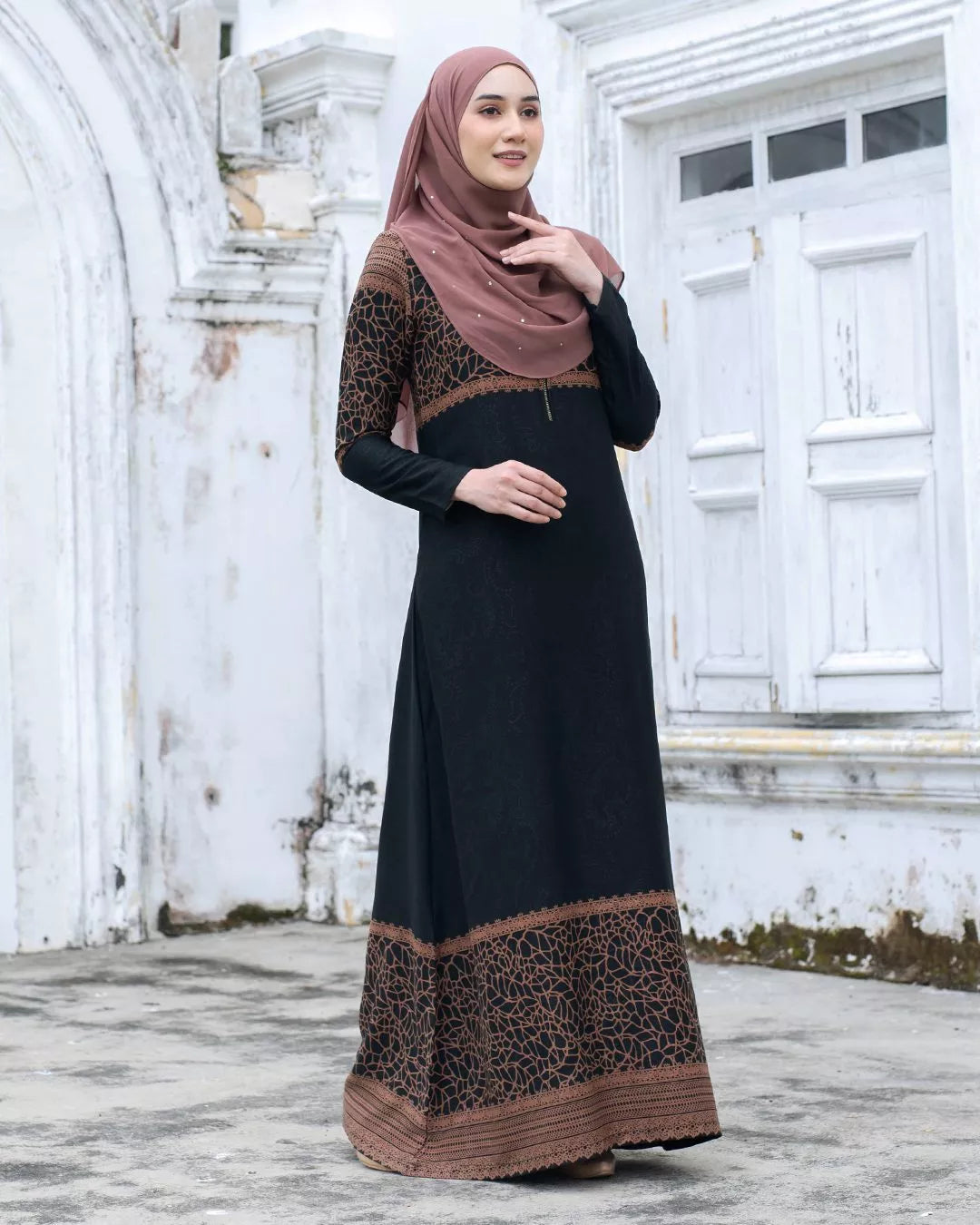 Traditional Abaya