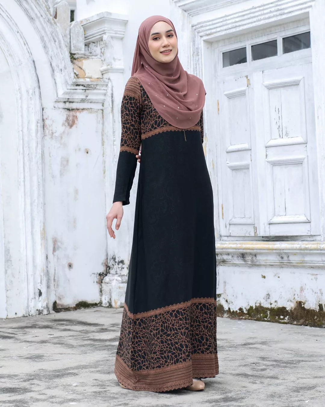 Traditional Abaya