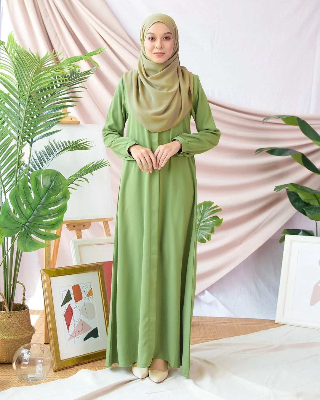 Elegant Essence Abaya