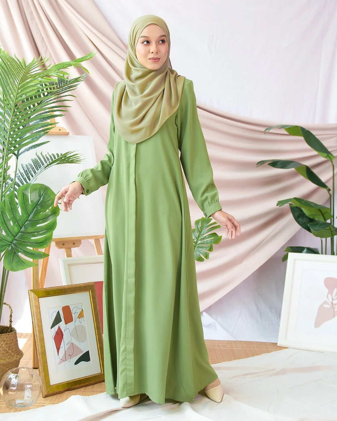 Elegant Essence Abaya