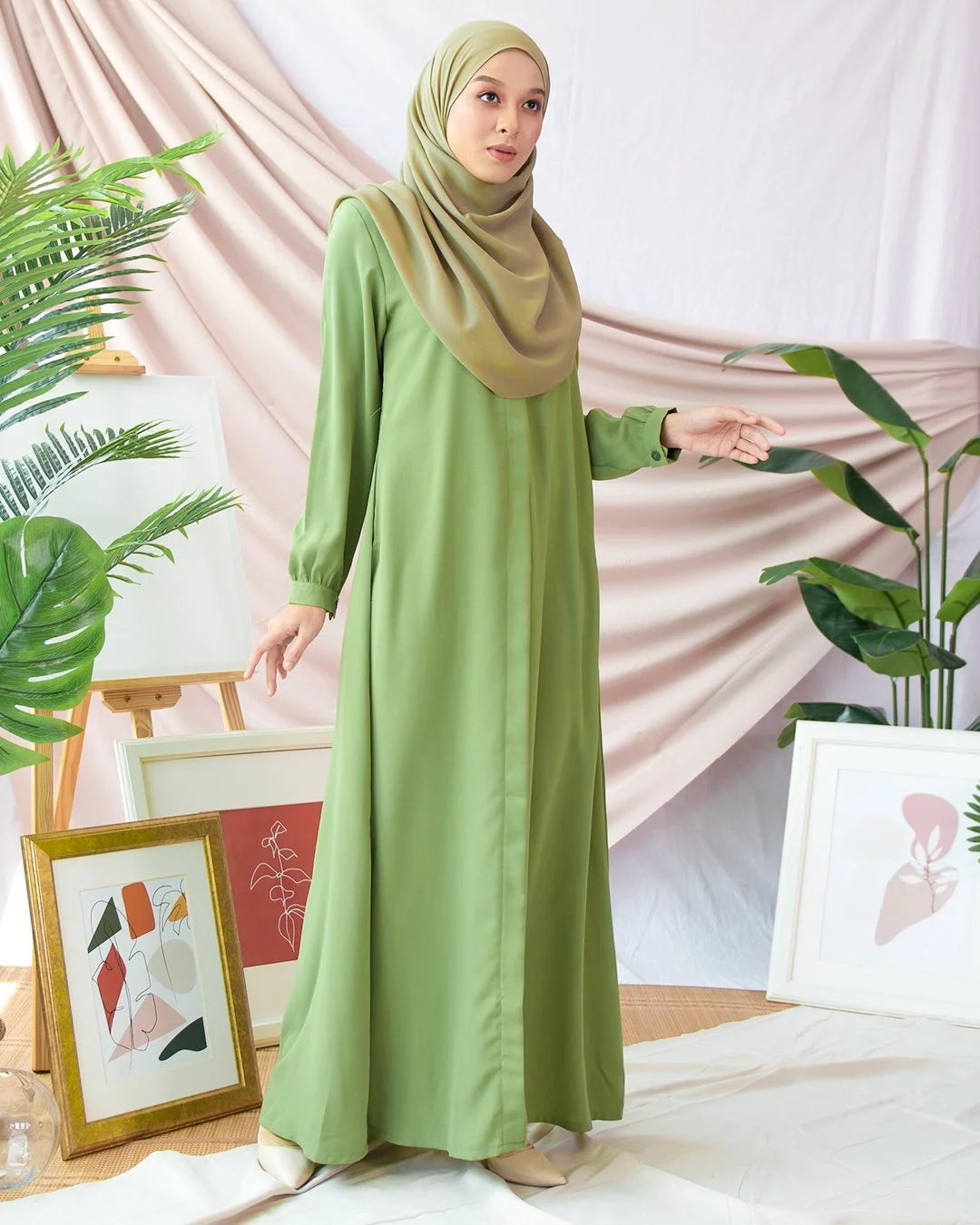 Elegant Essence Abaya