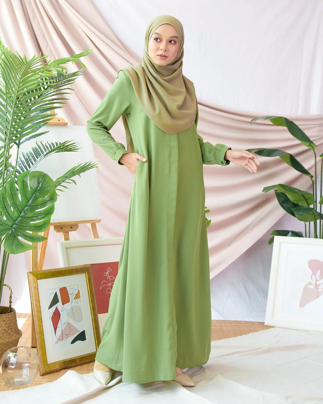 Elegant Essence Abaya