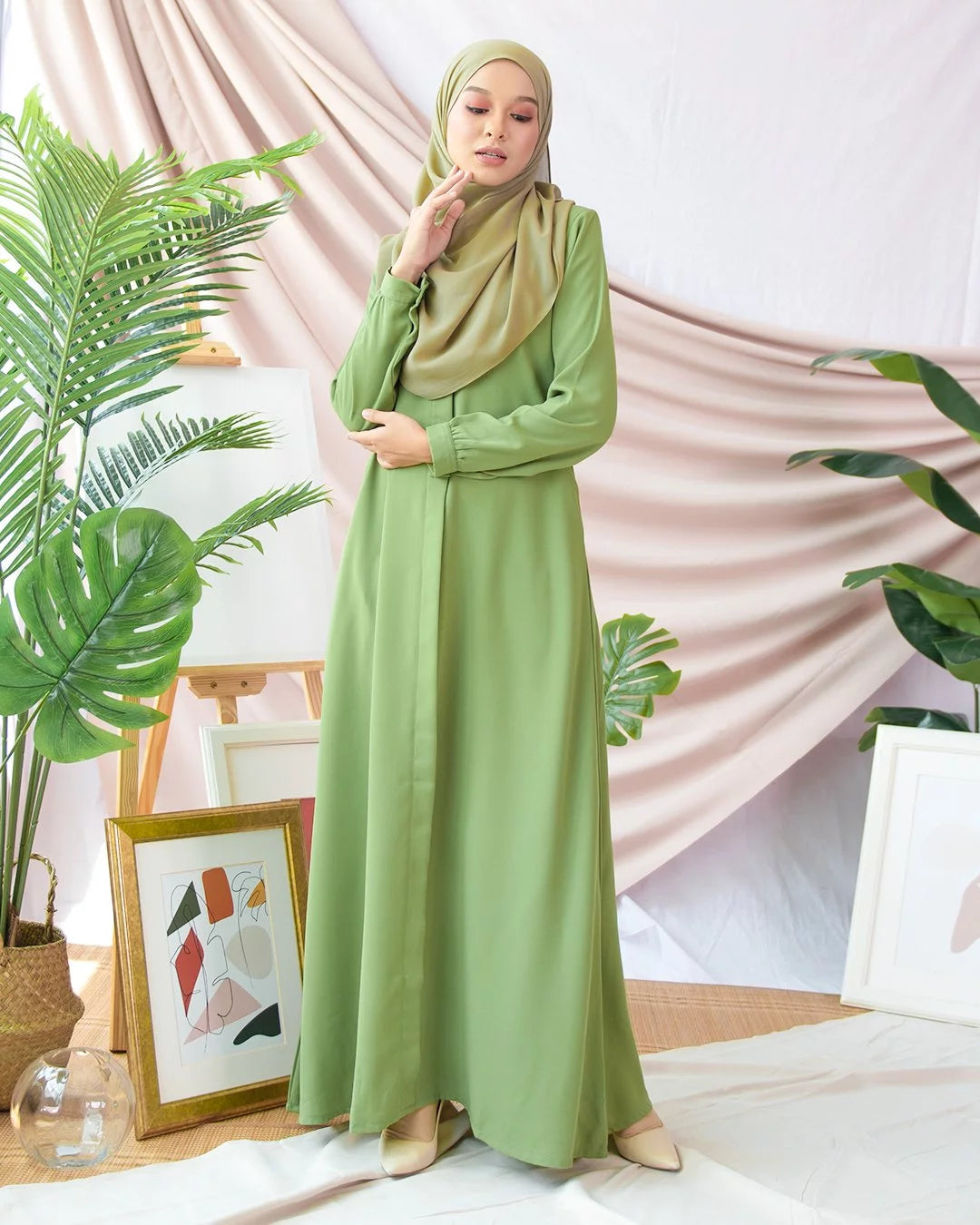 Elegant Essence Abaya