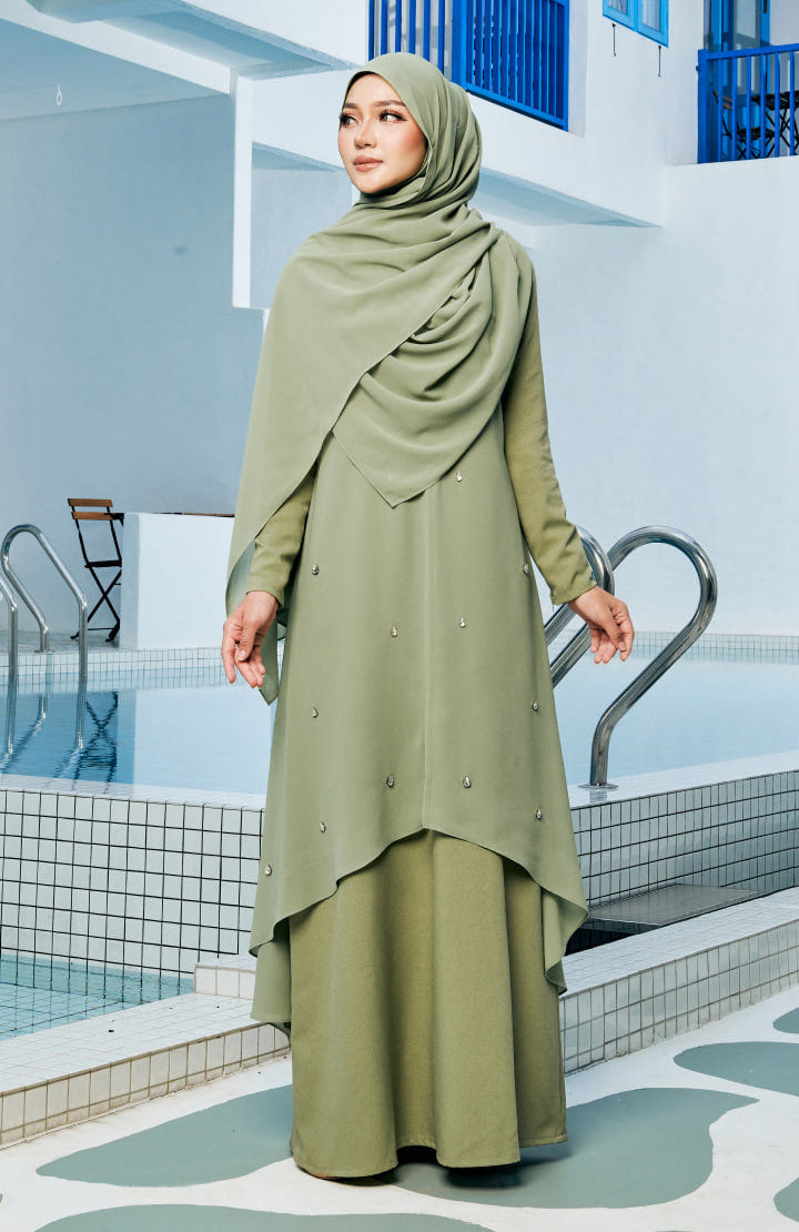 Graceful Radiance Abaya