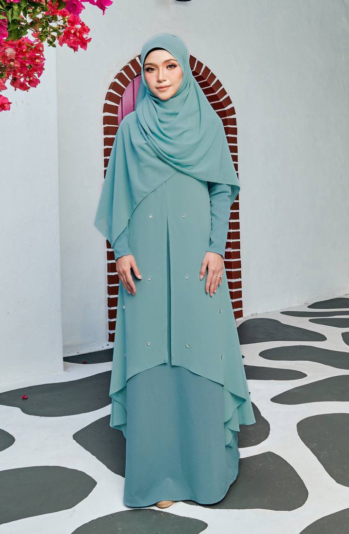 Graceful Radiance Abaya