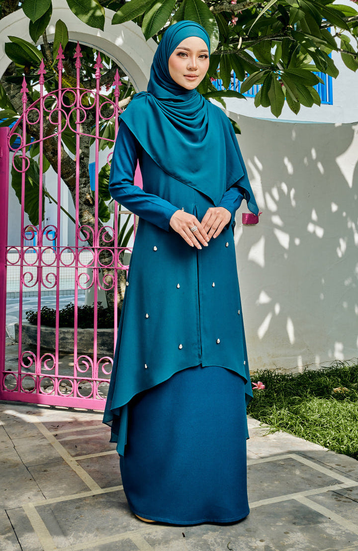 Graceful Radiance Abaya