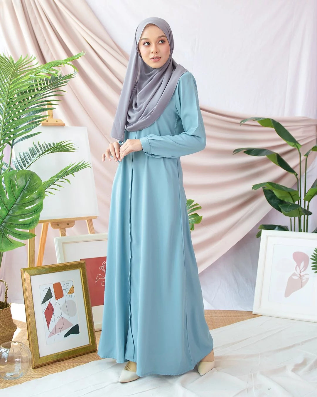 Elegant Essence Abaya